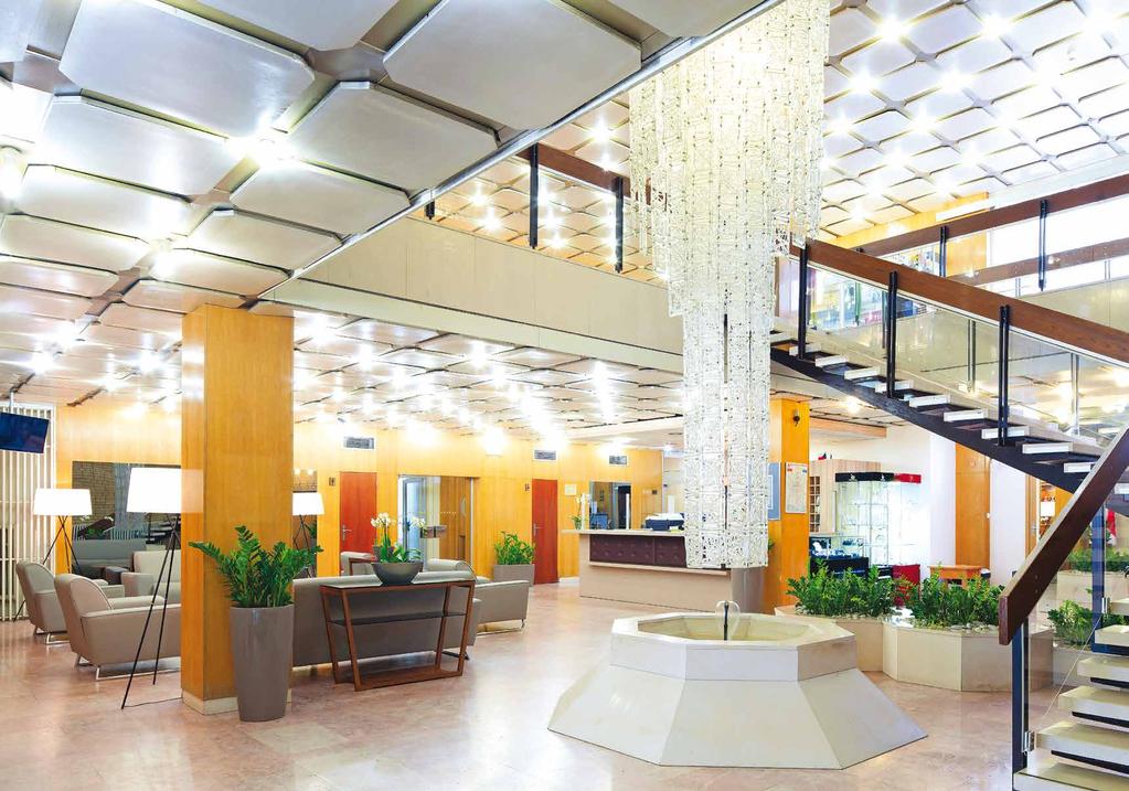 ČESKÝ DŮM MOSKVA CZECH HOUSE MOSCOW ČESKÝ DŮM MOSKVA CZECH HOUSE MOSCOW Český dům Moskva Czech House Moscow Český dům Moskva byl pod správu Českých center převeden v roce 2002 a od té doby se