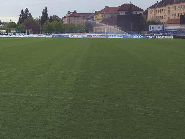 stále, brankoviště pouze lehce