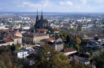 v jednotlivých úsecích, ve sledovaných variantách je základní návrhová