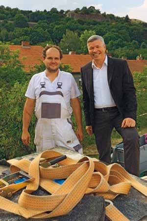 www.ipetka.cz Pětka OPRAVY PAMÁTEK Socha sv. Jana Nepomuckého již dostává nový háv Poničená barokní socha svatého Jana Nepomuckého na Zlíchově v současnosti prochází komplexní obnovou.