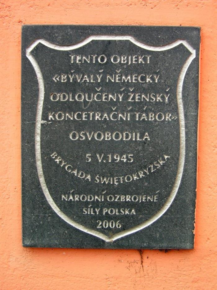 místa. In: vets.cz [online]. 2014 [cit. 30. 03. 2015]. Dostupné z: http://www.vets.cz/vpm/5972-pametni-desky-obetem-2-svetove-valky/ 157 Dům dějin Holýšovska.