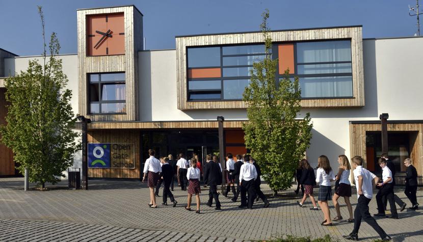 Vybrané projekty / OPEN GATE OPEN GATE Gymnázium a základní škola Open Gate v Babicích u Prahy patří k nejlépe hodnoceným školám v České republice.