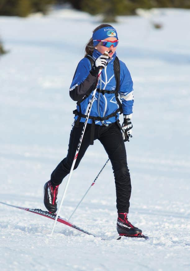 38 LYŽE ŘADA RED JUNIOR LYŽE ŘADA RED JUNIOR 39 REDLINE JUNIOR Juniorští závodníci nyní mohou využít výkonnosti bruslařských a klasických lyží řady REDLINE. Lyže REDLINE Carbon Skate a Classic Jr.