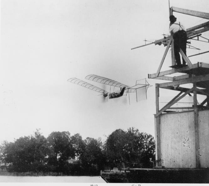 Analýza bezpilotních prostředků s moţností létání ve vysokých výškách Obr. 6 Langleyho Aerodrome 5 [50] [15] 1.2.