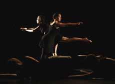 ČERNOBÍLÁ FOTKA Malé taneční seskupení Brno Hudba: George Crumb, Miloslav Kabeláč Choreografie: Lenka Švandová a soubor Nominace z kraje Královéhradeckého Na začátku byla jedna černobílá fotka a