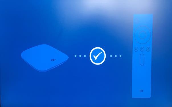 První spuštění a ovládání Pro zprovoznění Mi Boxu Vám stačí mít připojený napájecí adaptér v zásuvce, HDMI kabel v televizi a WiFi síť v domácnosti s dostatečně silným signálem.