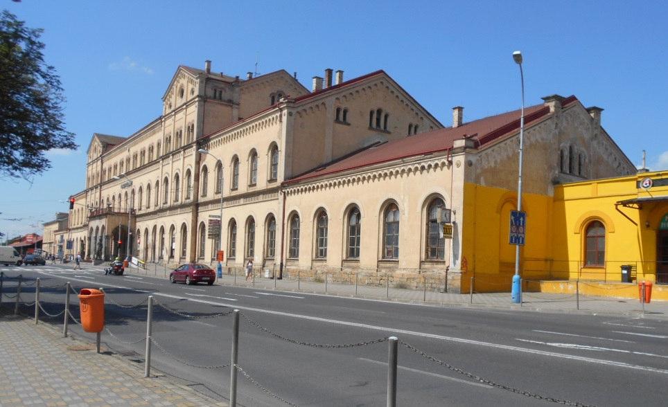 Kč Celková rekonstrukce památkově chráněného objektu Obnova konstrukcí a povrchů, zajištění