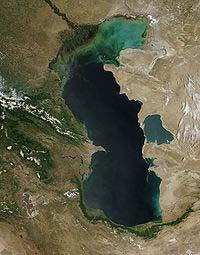 (Kaspické moře). Obr. 21 Typy jezer podle vzniku Sopečná jezera vznikají zatopením kráteru sopky vodou. Nejvíce je jezer ledovcového původu.