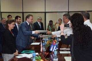 zemědělství Marianem Jurečkou bilaterální jednání s kubánským ministrem zemědělství Gustavem Rollerem podpis memoranda
