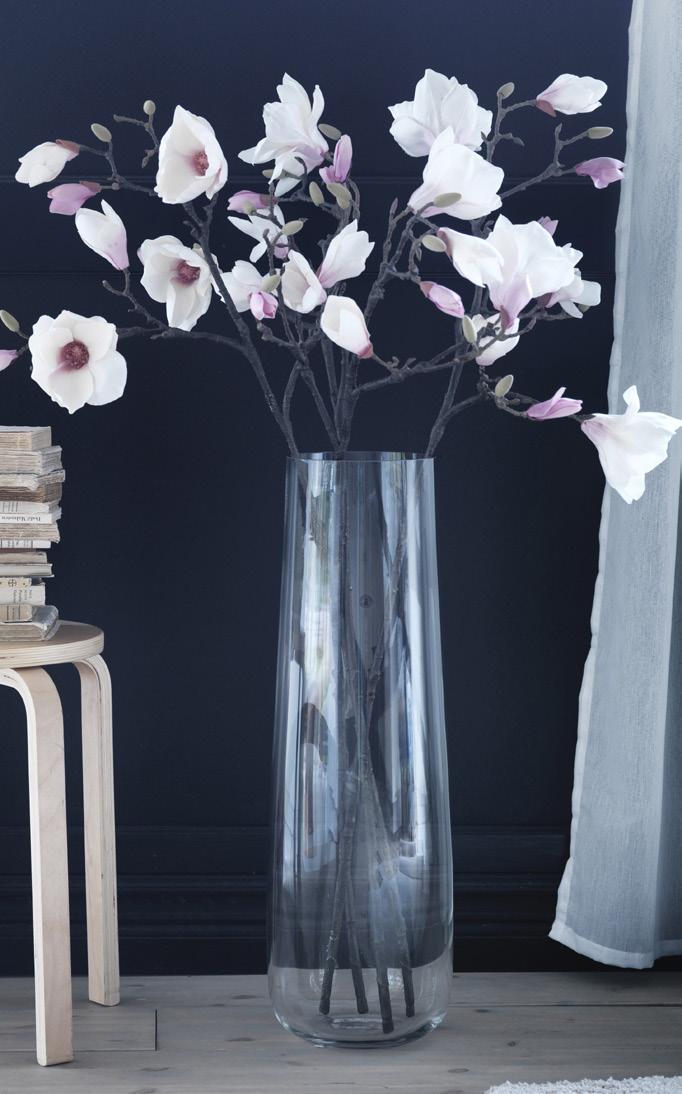 Светло серые вазы. Tonsätta тонсэтта ваза. Вазы в интерьере. Дизайнерские вазы. Прозрачная ваза в интерьере.