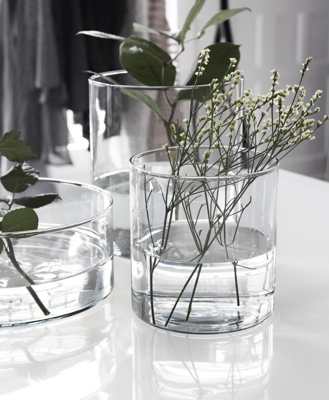 skleněných váz a skvrnám od rozlité vody na podlahách: Pokud plánujete použít oblázky nebo dekorativní