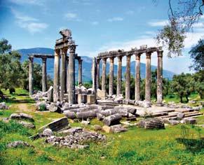 Presunieme sa do dedinky Mesopotamo, na ktorého vrchole leží nálezisko Nekromanteion. Trasa pokračuje cez mesto Arta až po Rio- Andirio. Prejazd na Peloponéz, transfer do Olympie, ubytovanie a večera.
