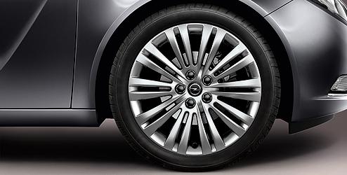 Pro pneumatiky 225/55 R 17 97W Rozměry: 7 J x 17 ET 41, 5 šroubů Omezení: Není vhodné pro modely OPC a vozidla se Supersportovním podvozkem Poznámka: středové krytky a blokovací matice kol je nutno