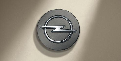 Středová krytka, leštěný hliník Uzamykatelné matice kol Vaky na pneumatiky - Large 19212665 10 06 252 Kč 736 Krytka na zakrytí náboje Opel kol z lehkých slitin pro doplnění sportovního vzhledu vašeho