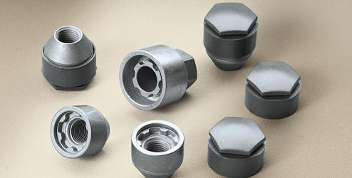 disku z lehkých slitin Sada obsahuje: 4 matice, 4 krytky a 1 klíč Velikost: 12 mm Komfort a péče 95599242 17 90 141 Kč 724 Odolné a nastavitelné vaky na uložení jednotlivých kol přispívají k jejich