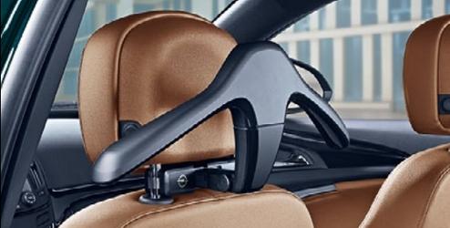 Lze jednoduše oddělit od adaptéru a přenášet s sebou ipad Air v držáku. 13447402 17 46 024 Kč 1700 Opel FlexConnect je univerzální modulární systém.
