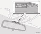 Bezpečnost Aktivace/deaktivace airbagu (SRS) Kontrolka ukazuje, že airbag spolujezdce (SRS) je deaktivován PACOS (volitelná výbava) Airbag (SRS) spolujezdce je možné deaktivovat.