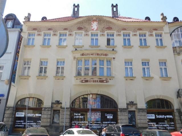 ovlivnil architekturu města a ovlivnil další generaci architektů tvořících v Hradci Králové. První dílo, které bylo realizováno J.