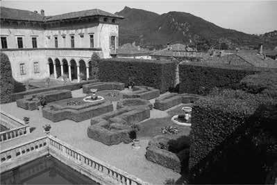 Obr. 1.: Villa Cicogna Mozzoni - parter (Zdroj: autorka, 2017) bráně, který byl svého času možný pouze lodí po umělém kanále, který vedl z Benátek.