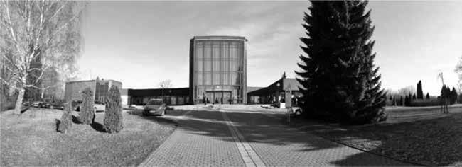 komunikací a dalších staveb včetně židovského hřbitova založeného v letech 1961 1965., který však byl dokončen stavbou obřadní síně v roce 1986.