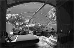 THE DISREPANCY BEETWEEN THE CONCEPTS AND REALISED OBJECTS OF UNDERWATER ARCHITECTURE Zbyszko Bujniewicz ZBYSZKO BUJNIEWICZ, DR HAB. INŻ. ARCH. Silesian University of Technology Faculty of Architecture Akademicka 7 44-100 Gliwice zbyszko.
