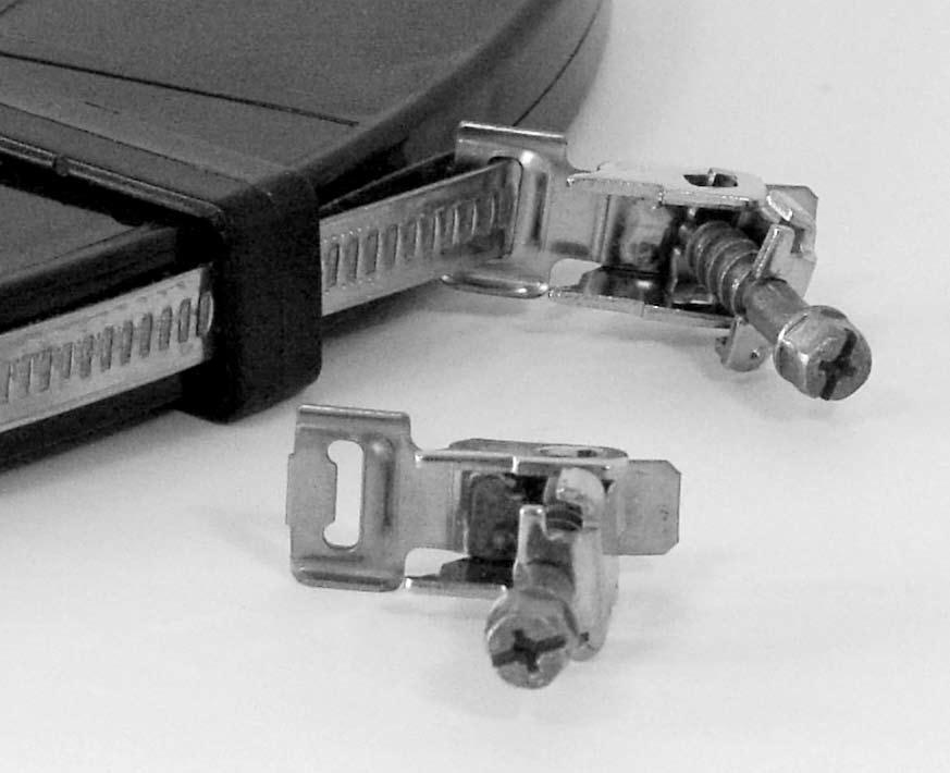 Nylonová upínací páska Nylonové upínací pásky s nerozebiratelným zámkem jsou určeny pro připojení ohebného potrubí k pevným částem kruhových rozvodů.