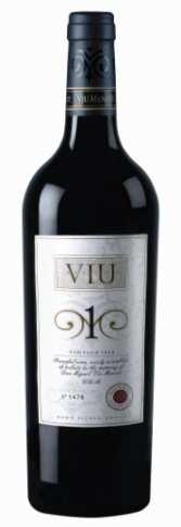 CHILE A ARGENTINA VIU MANENT CHARDONNAY RESERVA, COLCHAGUA Toto elegantní víno se vyznačuje vůní fíků, hrušek, melounů a ananasu s jemným dubovým tónem.