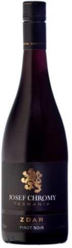 Chuť je plnáčervených třešní, malin a jemných taninů AUC302 779,- Kč/kus HESS GRAND CIRCLE CHARDONNAY, CALIFORNIA Víno nabízí ovocné a vyvážené aroma jablek, angreštu a