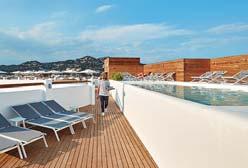 pokoji, strava SNÍDANĚ formou švédský stůl INFO: vzdálenost od moře 100 m vzdálenost od centra 300 m SLUŽBY A ZAŘÍZENÍ: bazén, brouzdaliště sluneční terasa bar v hotelu a u bazénu výtah, TV místnost