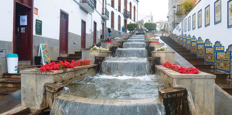 Gomera Tenerife Maspalomas Gran Canaria Vydejte se s námi na třetí největší ostrov z Kanárských ostrovů, do svěžích borovicových lesů, nad kterými ční už jen prastaré sopečné hory.