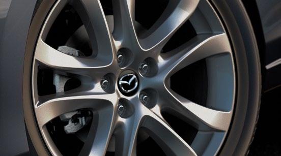 Prostorný interiér Mazda6 je koncipovaný s ohledem na řidiče, jemuž nabízí výjimečný stupeň pohodlí a ovládání.