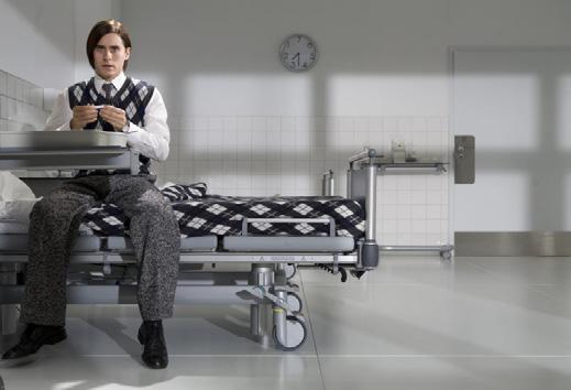 00/ SMLOUVA S VRAHEM (FIN/SWE/F /UK/N 90) - tragikomedie v níž si úředník najme profesionálního vraha, aby ukončil jeho život, krátce nato se zamiluje a dostane chuť