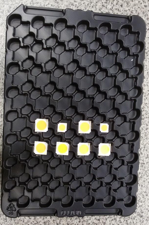 2.1.3. Vzorky Bylo změřeno 8 LED čipů vyrobených firmou CITIZEN ELECTRONICS CO.,LTD, viz obrázek č. 11.