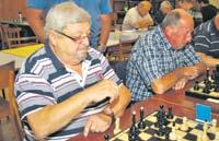 letních prázdninách v neděli 6. srpna zúčastnil tenisového turnaje na kurtech TK Březnice. kategorii minitenis získal zasloužené 1. místo! Mgr. Šárka Holceplová Ignatidisová Foto: ojtěch Plecitý.