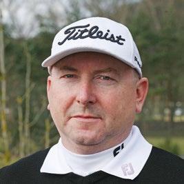 (profesionál) Sedmačtyřicetiletý Martin Kurz hraje golf už deset let.