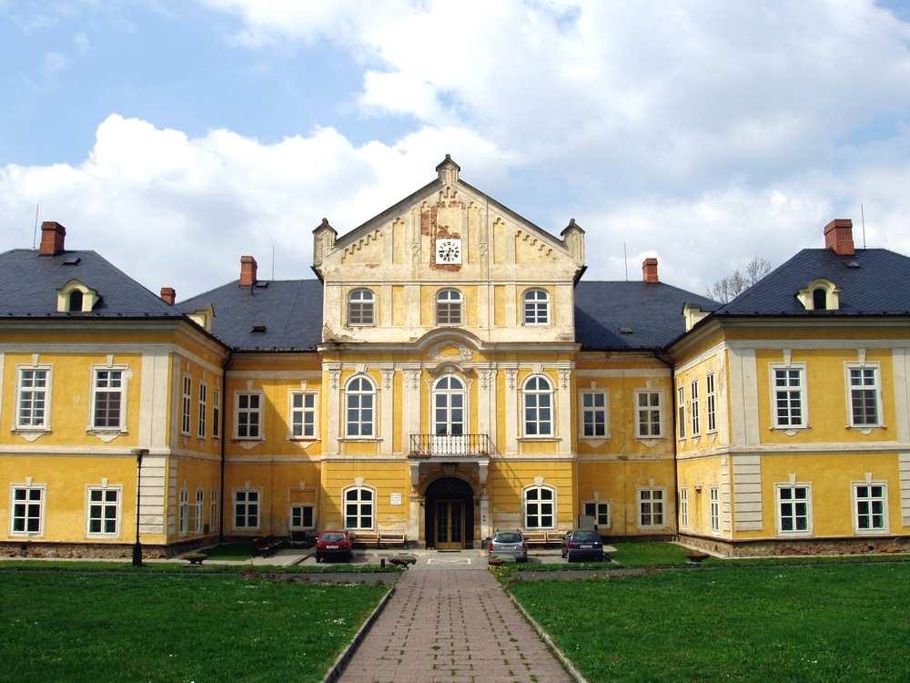 Transformace Zámku Nová Horka, příspěvková organizace 2010 2012 Zámek v Nové Horce má bohatou historii.