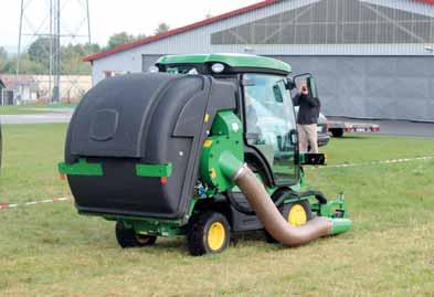 Stroj pracuje se záběrem 130 nebo 150 cm S hydrostatickou převodovkou a výkonem motoru 15,2 k (dvouválcový motor Briggs & Stratton) pracuje žací stroj s předním sběračem posečené hmoty Ma.Tra. 160.