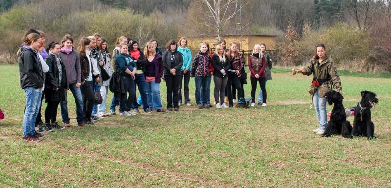 V průběhu studia se student na podkladě znalostí základních biologických a chovatelských disciplin programu Zootechnika specializuje výhradně na jeden druh zvířete psa domácího.