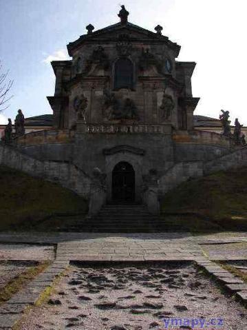 Hospital Kuks, vzdálenost 3 km Jedinečný barokní komplex založený F. A. Šporkem, jehož stavba byla zahájena r. 1692.