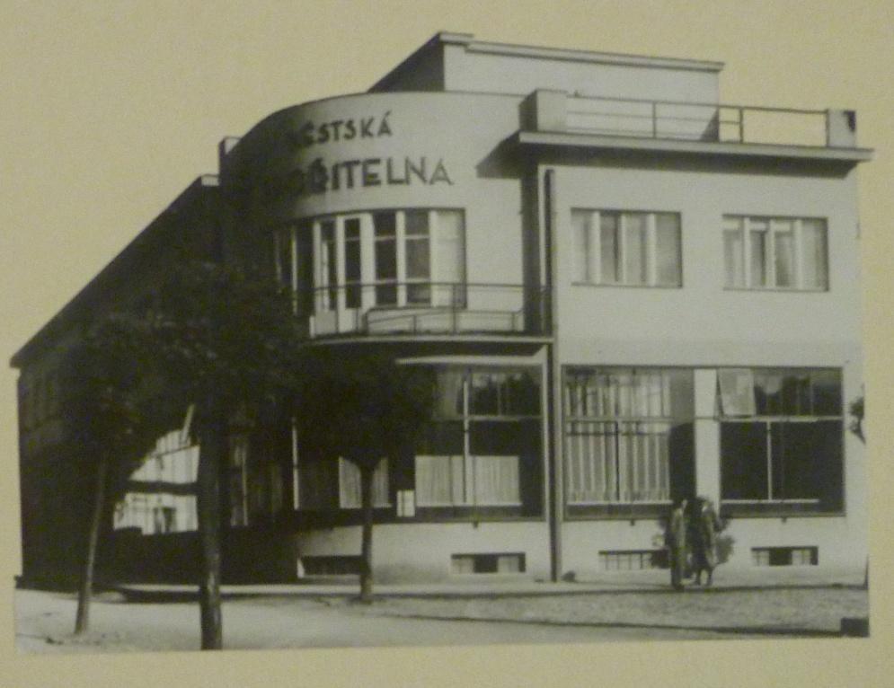 21. Budova Městské spořitelny, náměstí Míru čp.