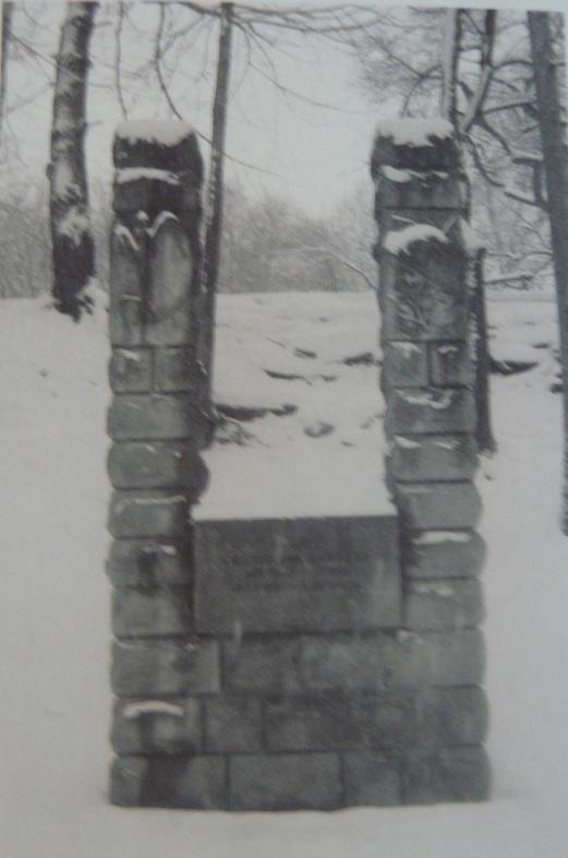 Pomník Břetislava Bartoše, Horečky, Alois Balán Bohumír Kupka