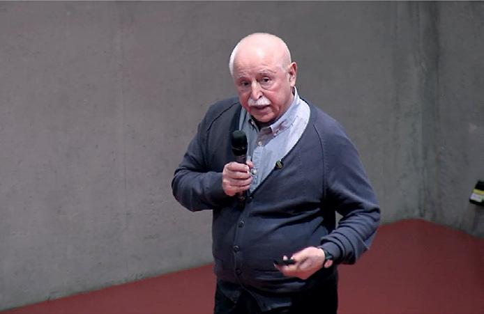14 Karel Havliš Ústav navrhování, FA VUT Brno Tento příspěvek není zaměřený na venkov jako takový. Prezentuje však metodiku práce s malými městy, která jsou v mnoha případech jeho součástí.