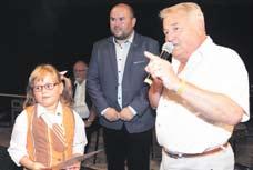Barry Seal je znuděný dopravní pilot, kterému potřebnou životní energii dodá spolupráce s CIA. Barry pro ni z letadla mapuje oblasti, do kterých se úřady jen tak snadno nedostanou.