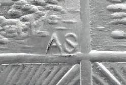 nápisy, válcová, výška 13,5 cm, značena monogramem AS.