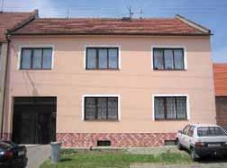 Možnost dobudování podkrovních místností vám poskytne rozšíření o min. další čtyři obytné místnosti.