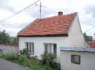 5 místností, celk. pl. 310 m 2, zast. 152 m 2, obytná 130 m 2. Před rek.