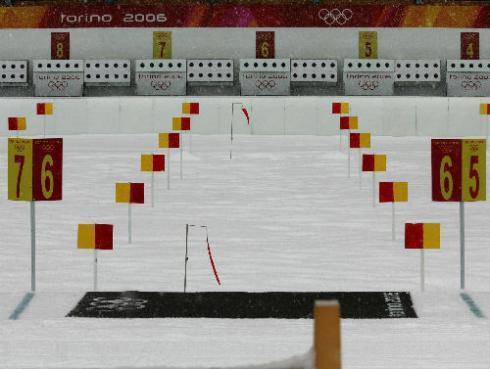 (Pravidla Biatlonu 2006) Obrázek 2: Střelecká rampa (dostupné z http://www.vysocina-arena.cz) Obrázek 3: Střelecká položka (převzato z http://www.ceskatelevize.cz) 5.