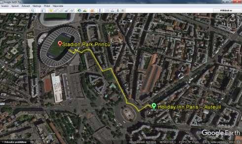 Park Princů v Paříži. Cesta podle Google Earth bude trvat chůzí deset minut. Ukázku cesty konkrétními ulicemi pěší chůzí zobrazuje Obrázek 20.