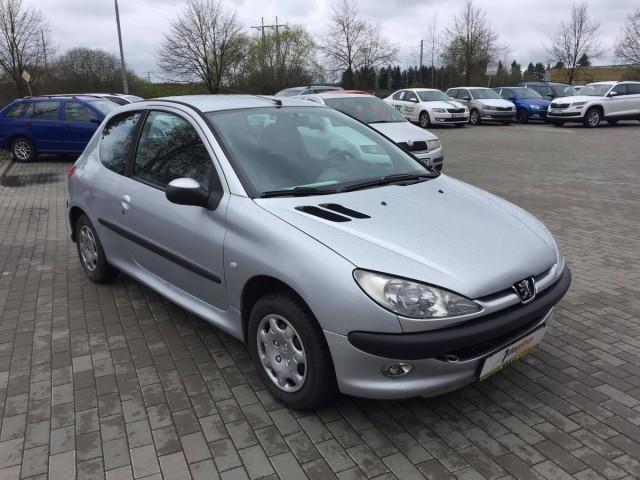 2004, hatchback/3, benzin 44 vyr. 2015, hatchback/5, benzin 66 vyr.