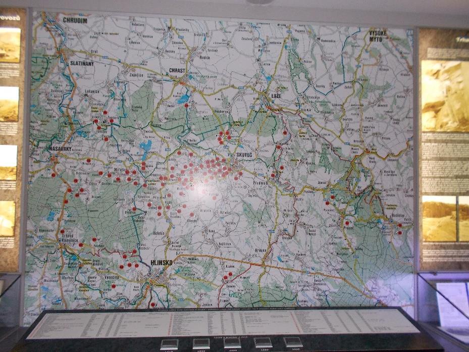 Specifickým panelem je mapa Skutečska, Nasavrcka a Hlinecka (Obr.: 33). Mapa zmiňované oblasti je interaktivní a pomocí pěti světelných okruhů znázorňuje Obr.